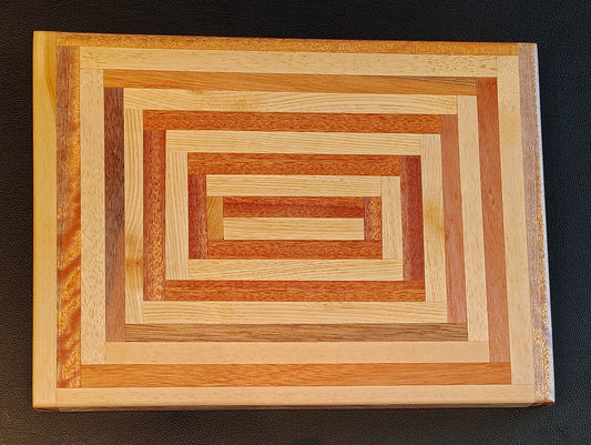 Edge-Grain Cutting Board: Hickory/Mahogany