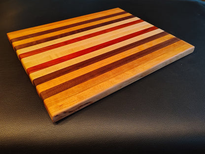 Edge-Grain Grain Cutting Board: Cherry/Walnut/Maple/Padauk