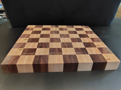End-Grain Cutting Board: Walnut/Maple